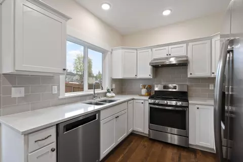 Kitchen - 3703 E 34th Ave, Spokane, WA 99223 photo 2 of 3