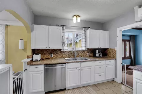 Kitchen - 3824 E 4th St, Spokane, WA 99202 photo 1 of 2