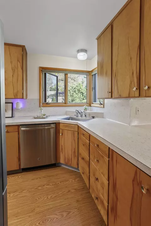 Kitchen - 958 E 38th Ave, Spokane, WA 99203 photo 2 of 3