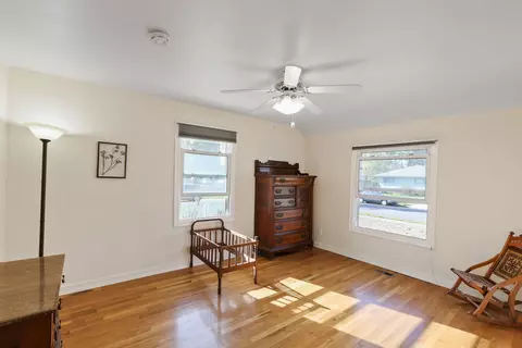 Bedroom - 958 E 38th Ave, Spokane, WA 99203 photo 2 of 3