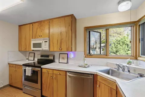 Kitchen - 958 E 38th Ave, Spokane, WA 99203 photo 1 of 3