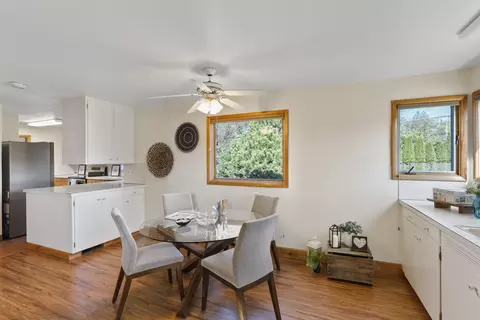 Dining - 958 E 38th Ave, Spokane, WA 99203 photo 2 of 2