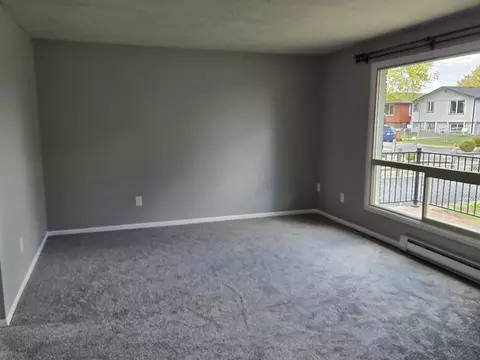 Living - 702 E Bismark Ave, Spokane, WA 99208 photo 1 of 1