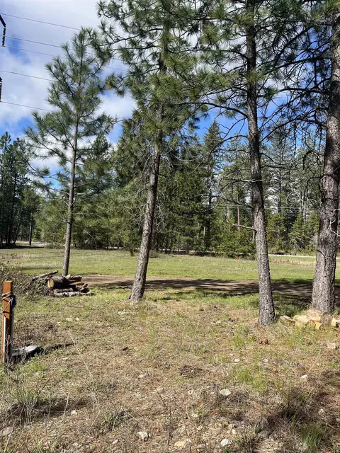 3858 C Agar Rd, Loon Lake, WA 99148