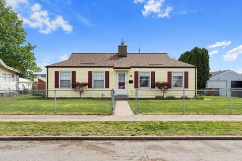 2012 E Glass Ave, Spokane, WA 99207 photo 2