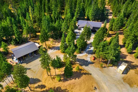 701 Happy Trails Ln, Newport, WA 99156