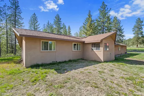 Exterior - 1565 Evans Cutoff Rd, Evans, WA 99126 photo 7 of 15