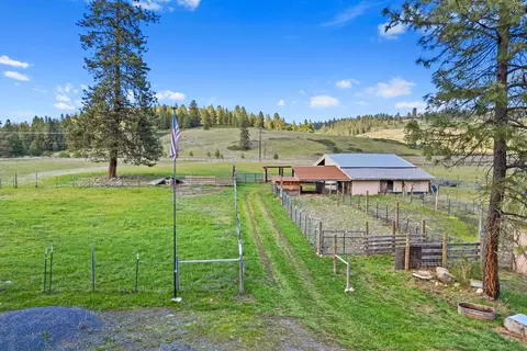 Exterior - 1565 Evans Cutoff Rd, Evans, WA 99126 photo 13 of 15