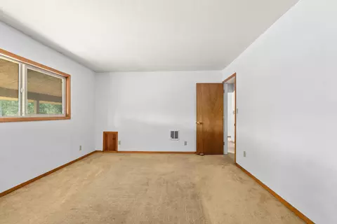 Bedroom - 1565 Evans Cutoff Rd, Evans, WA 99126 photo 4 of 7