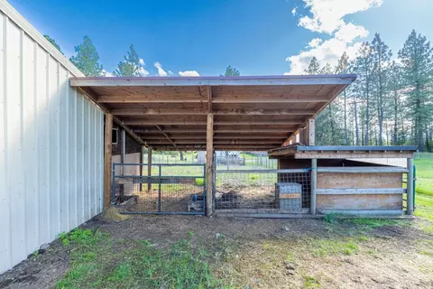 Exterior - 1565 Evans Cutoff Rd, Evans, WA 99126 photo 14 of 15