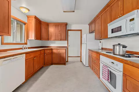 Kitchen - 1565 Evans Cutoff Rd, Evans, WA 99126 photo 2 of 2