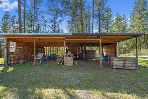 Exterior - 1565 Evans Cutoff Rd, Evans, WA 99126 photo 11 of 15