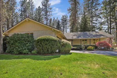 1319 W Crestwood Ct, Spokane, WA 99218