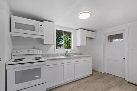 404 E Crown Ave, Spokane, WA 99207 photo 8