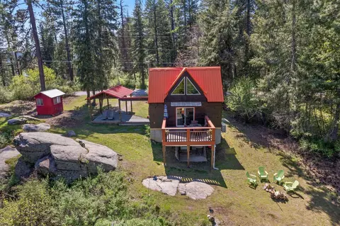 13608 N Peninsula Dr, Newman Lake, WA 99025