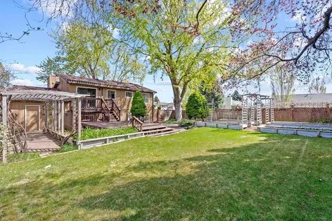 814 Calkins Dr, Spokane, WA 99208 photo 31