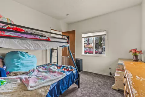 Bedroom - 552 E Crown Ave, Spokane, WA 99207 photo 4 of 4