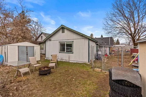 Exterior - 552 E Crown Ave, Spokane, WA 99207 photo 6 of 6