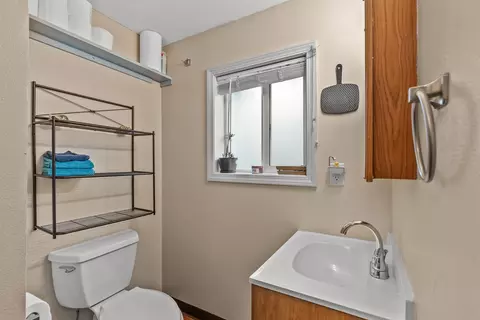 Bath - 552 E Crown Ave, Spokane, WA 99207 photo 1 of 2