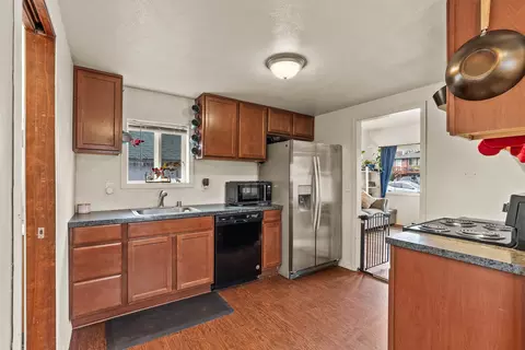 Kitchen - 552 E Crown Ave, Spokane, WA 99207 photo 1 of 1