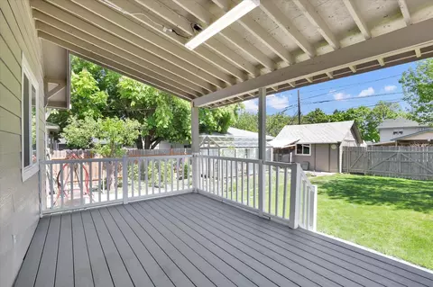 Exterior - 4010 N Walnut St, Spokane, WA 99205 photo 5 of 12