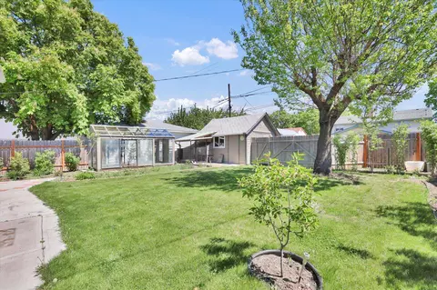 Exterior - 4010 N Walnut St, Spokane, WA 99205 photo 3 of 12