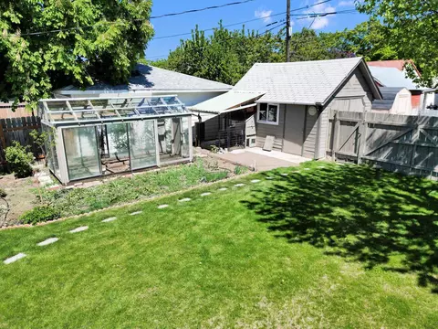 Exterior - 4010 N Walnut St, Spokane, WA 99205 photo 9 of 12