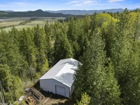 4395 Hesseltine Rd # B, Valley, WA 99181