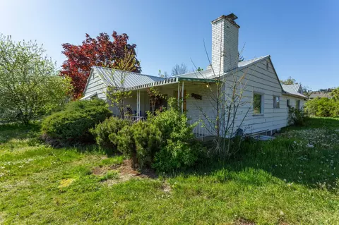 9821 E Upriver Dr, Spokane Valley, WA 99206