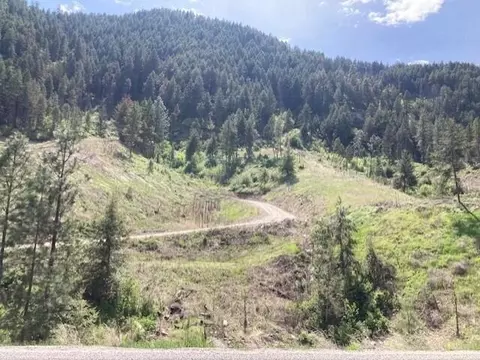 1381 Apt A Hwy 25 S Hwy, Kettle Falls, WA 99141