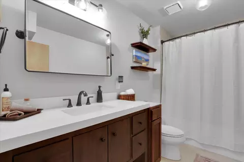 Bath - 2219 E 50th Ave, Spokane, WA 99223 photo 3 of 4
