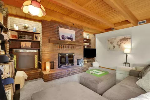 Living - 2219 E 50th Ave, Spokane, WA 99223 photo 4 of 4