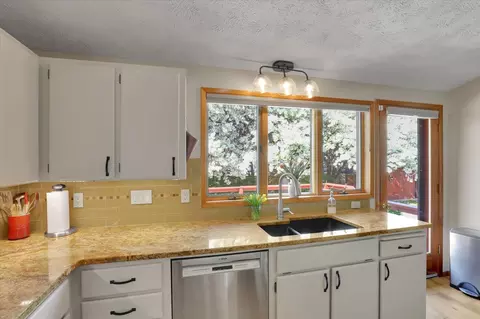 Kitchen - 2219 E 50th Ave, Spokane, WA 99223 photo 1 of 4