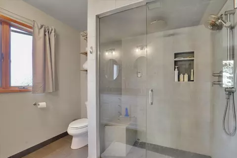 Bath - 2219 E 50th Ave, Spokane, WA 99223 photo 2 of 4