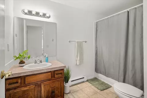 Bath - 306 E Weile Ave #3, Spokane, WA 99208 photo 1 of 1