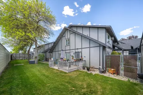 Exterior - 306 E Weile Ave #3, Spokane, WA 99208 photo 6 of 8