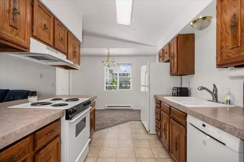 Kitchen - 306 E Weile Ave #3, Spokane, WA 99208 photo 2 of 5