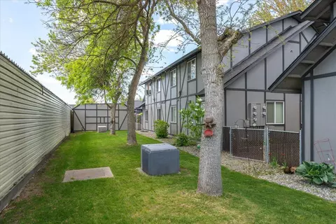 Exterior - 306 E Weile Ave #3, Spokane, WA 99208 photo 3 of 8