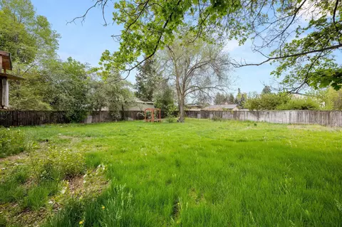 Exterior - 11208 E Frederick Ave, Spokane Valley, WA 99206 photo 4 of 7