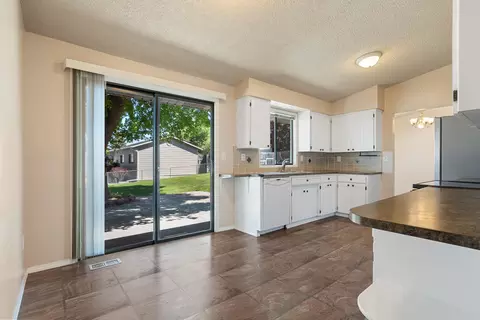 4323 E 54th Ave, Spokane, WA 99223 photo 9