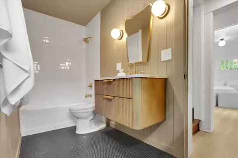 Bath - 1503 E 14th Ave, Spokane, WA 99202 photo 2 of 3