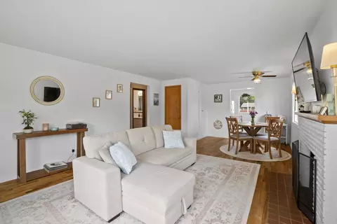 Living - 7311 E 9th Ave, Spokane Valley, WA 99212 photo 3 of 4
