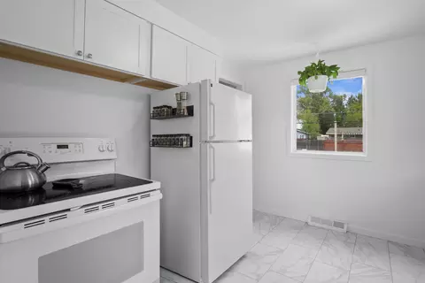 Kitchen - 7311 E 9th Ave, Spokane Valley, WA 99212 photo 3 of 3