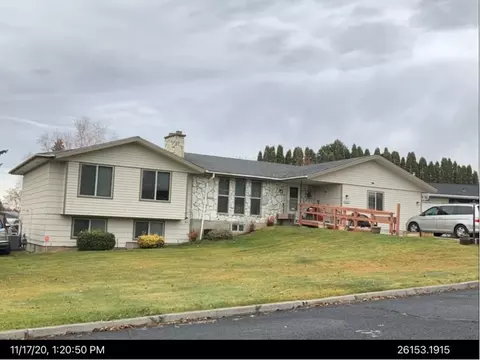 5910 W Red Cloud Ct, Spokane, WA 99208
