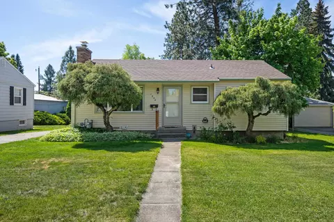 1024 E 35th Ave, Spokane, WA 99203 photo 2