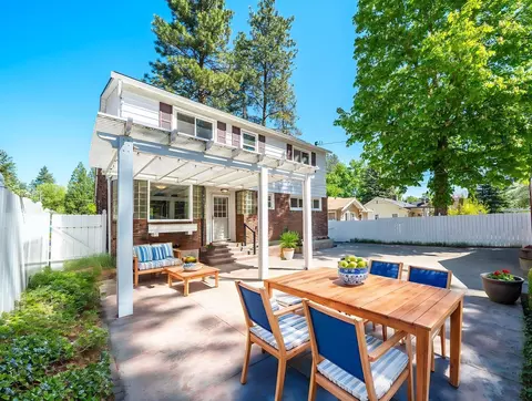 Exterior - 924 E 17th Ave, Spokane, WA 99203 photo 5 of 12