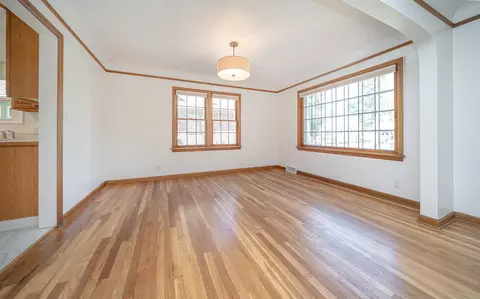 Living - 924 E 17th Ave, Spokane, WA 99203 photo 6 of 10