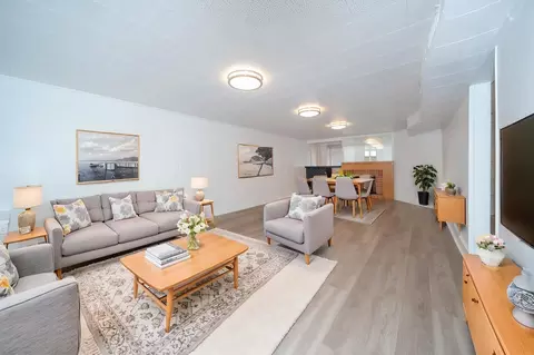 Living - 924 E 17th Ave, Spokane, WA 99203 photo 9 of 10