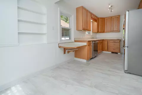 Kitchen - 924 E 17th Ave, Spokane, WA 99203 photo 2 of 3