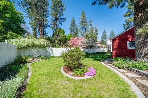 Exterior - 924 E 17th Ave, Spokane, WA 99203 photo 11 of 12